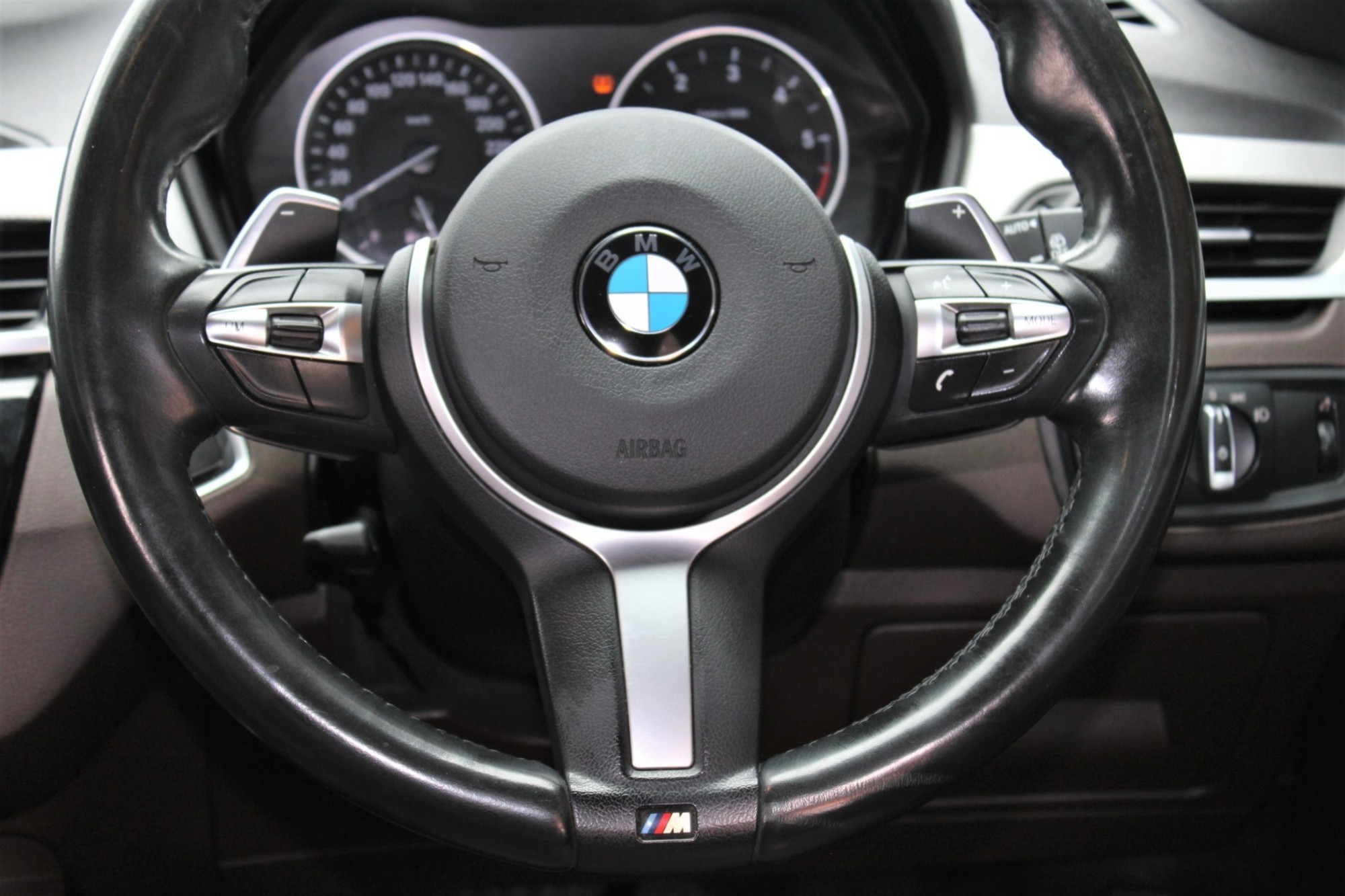 จัดได้1.1M ปี2017 BMW X1 2.0 TwinPower Turbo F48 sDrive18d M Sport รุ่นท๊อปสุด เครื่องดีเซล AT สีขาว เกียร์อัตโนมัติ 8 จังหวะ Steptronic Sport พร้อม P (รูปที่ 8)