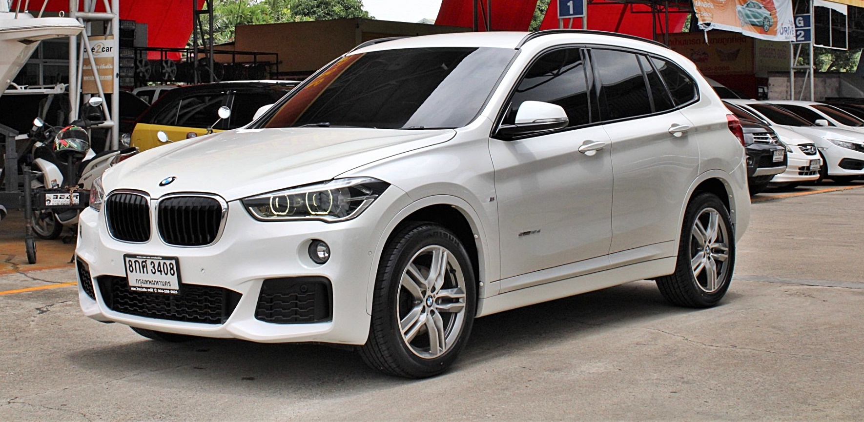 จัดได้1.1M ปี2017 BMW X1 2.0 TwinPower Turbo F48 sDrive18d M Sport รุ่นท๊อปสุด เครื่องดีเซล AT สีขาว เกียร์อัตโนมัติ 8 จังหวะ Steptronic Sport พร้อม P (รูปที่ 2)