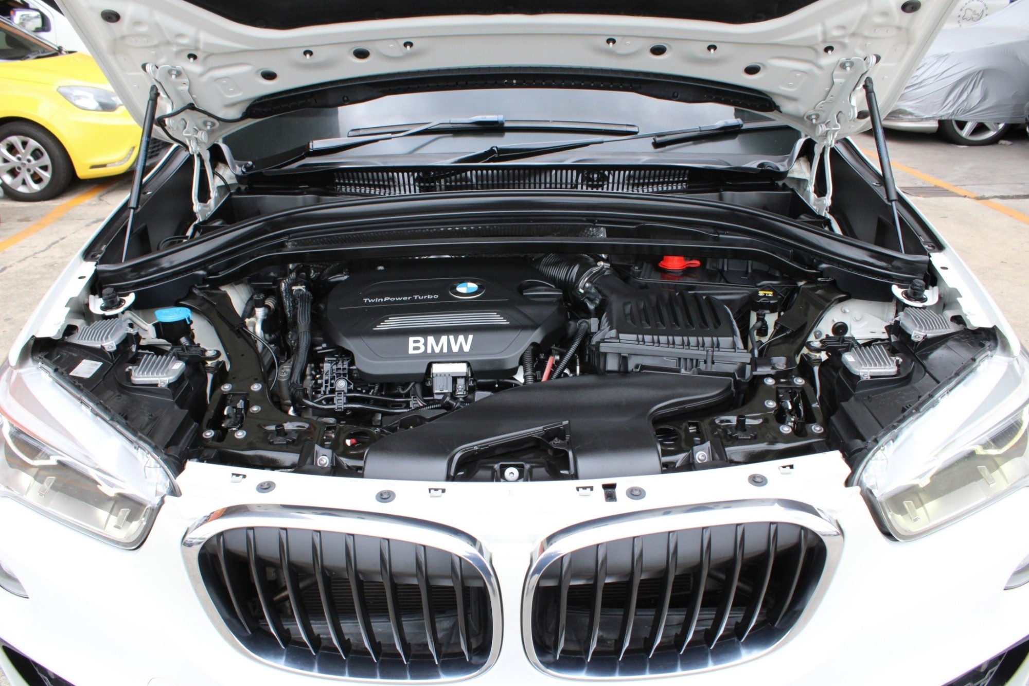 จัดได้1.1M ปี2017 BMW X1 2.0 TwinPower Turbo F48 sDrive18d M Sport รุ่นท๊อปสุด เครื่องดีเซล AT สีขาว เกียร์อัตโนมัติ 8 จังหวะ Steptronic Sport พร้อม P (รูปที่ 14)