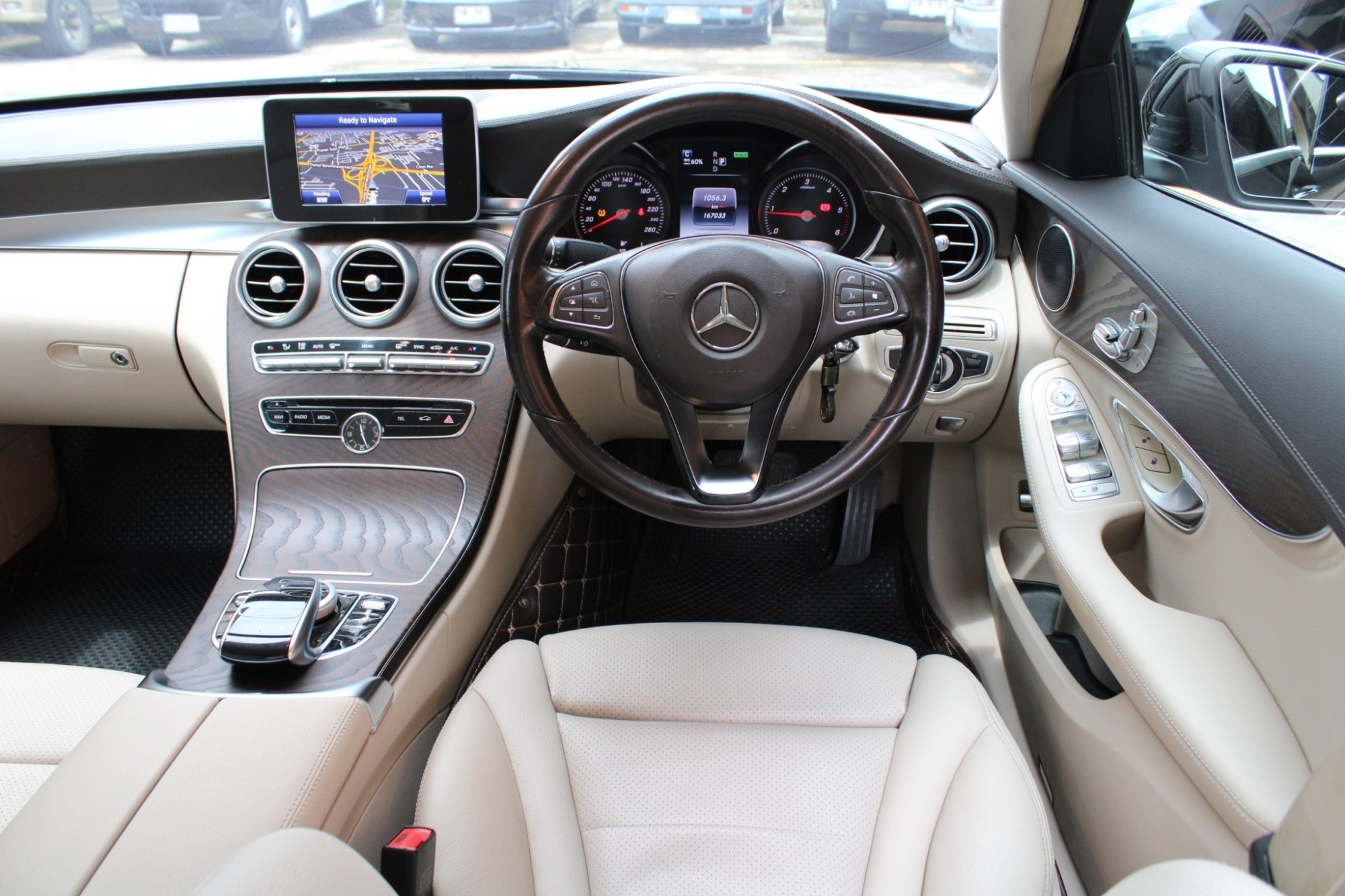 2016 Mercedes-Benz C300 2.1 W205 Blue TEC DIESEL HYBRID Exclusive AT สีดำ สุด Luxury ราคาสุดคุ้ม จากราคาป้ายแดง ราคา 2,840,000 !!!! (รูปที่ 15)