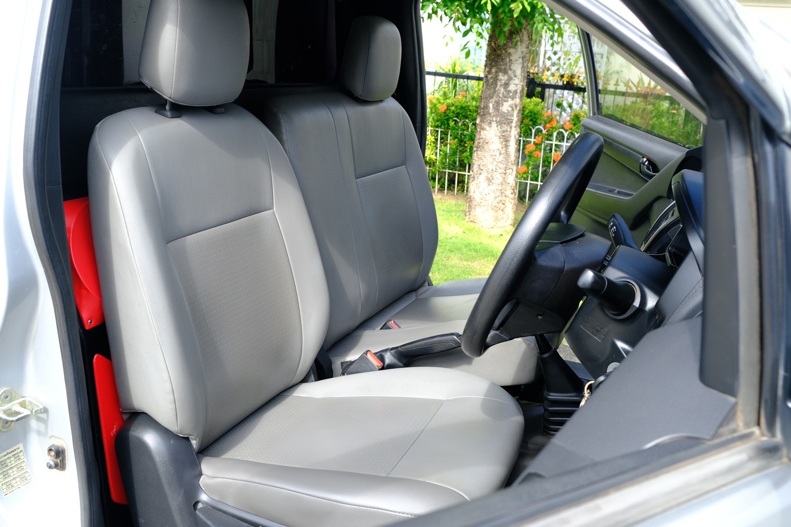 🔥รุ่นรถ : Isuzu Dmax 1.9 Spark (ตอนเดียว) เครื่องยนต์: ดีเซล เกียร์:MT ปี: 2018 สี:เทา ไมล์: 18x,xxx กม. (รูปที่ 21)