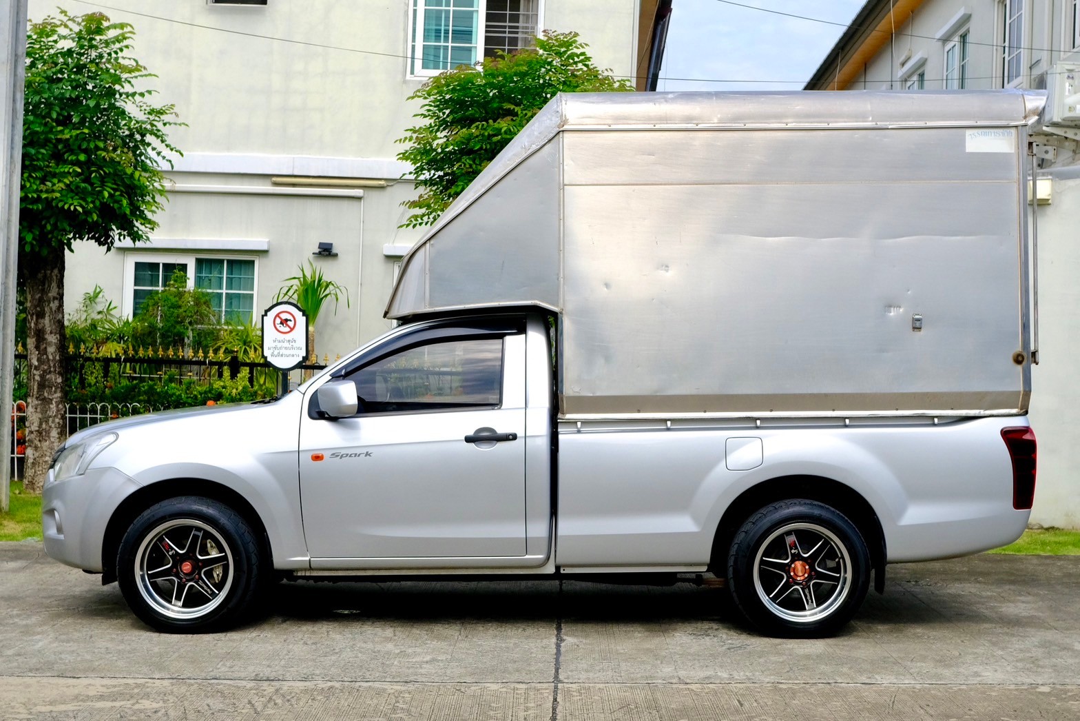 🔥รุ่นรถ : Isuzu Dmax 1.9 Spark (ตอนเดียว) เครื่องยนต์: ดีเซล เกียร์:MT ปี: 2018 สี:เทา ไมล์: 18x,xxx กม. (รูปที่ 11)