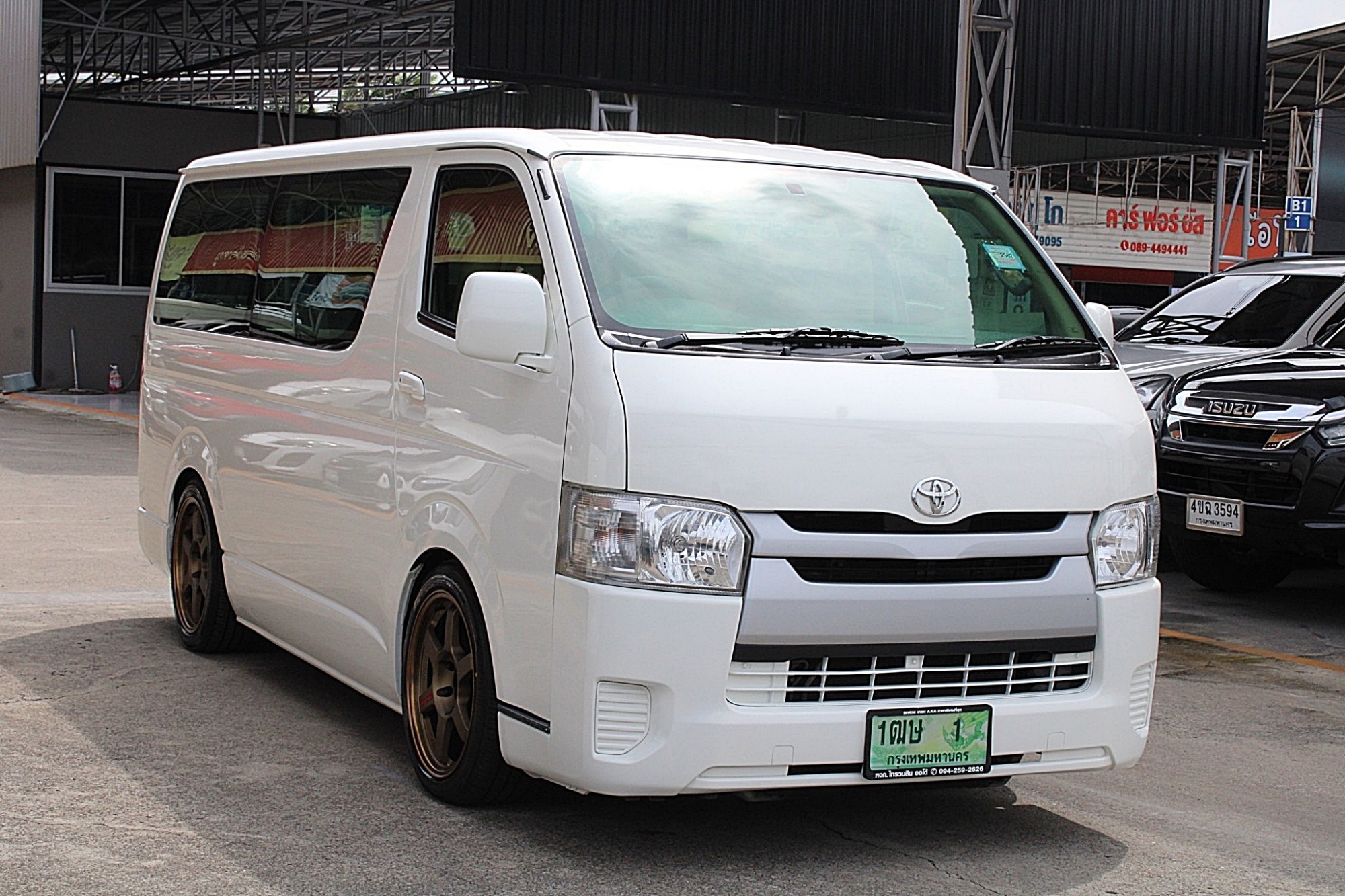 โม่งน้อย แต่ง VIP 2018 Toyota Hiace 3.0 GL D4D MT (รูปที่ 2)
