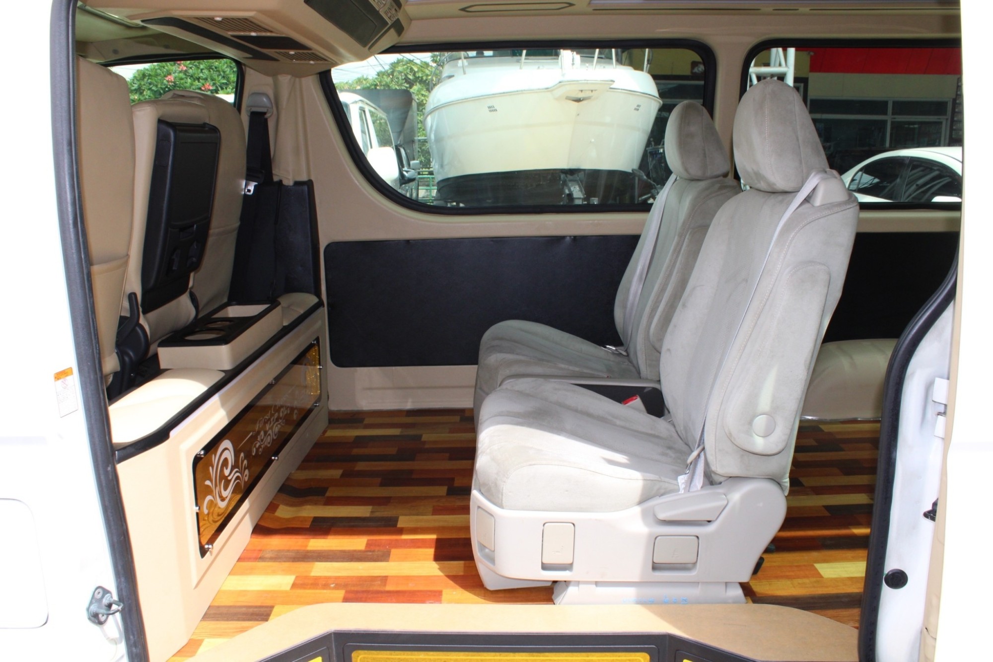 โม่งน้อย แต่ง VIP 2018 Toyota Hiace 3.0 GL D4D MT (รูปที่ 9)
