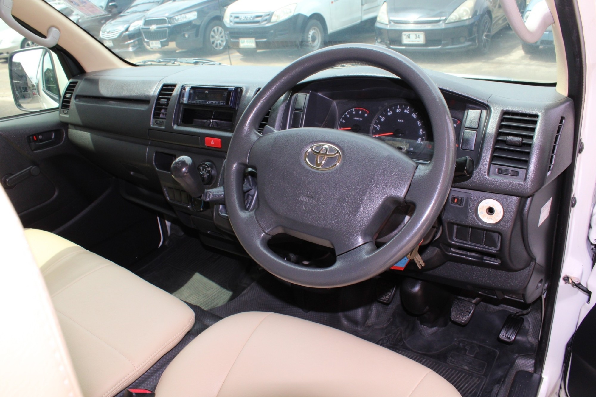 โม่งน้อย แต่ง VIP 2018 Toyota Hiace 3.0 GL D4D MT (รูปที่ 11)