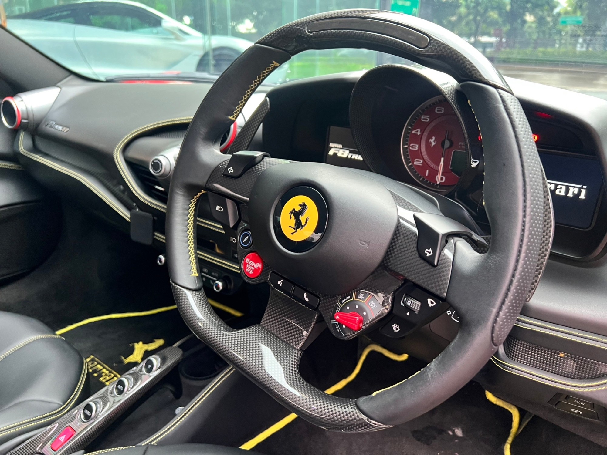2021 Ferrari F8 Tributo สีแดง (รูปที่ 7)