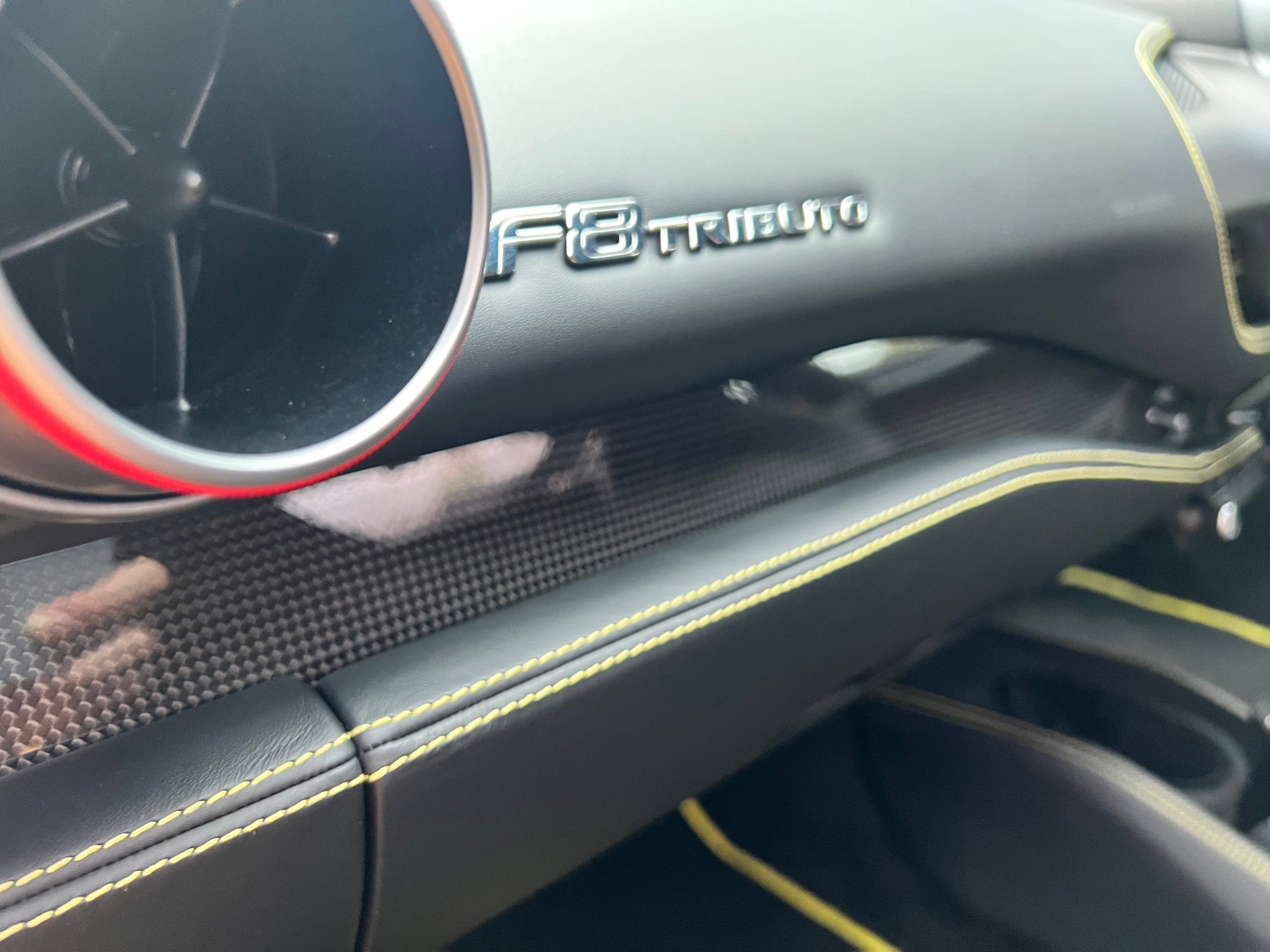 2021 Ferrari F8 Tributo สีแดง (รูปที่ 5)