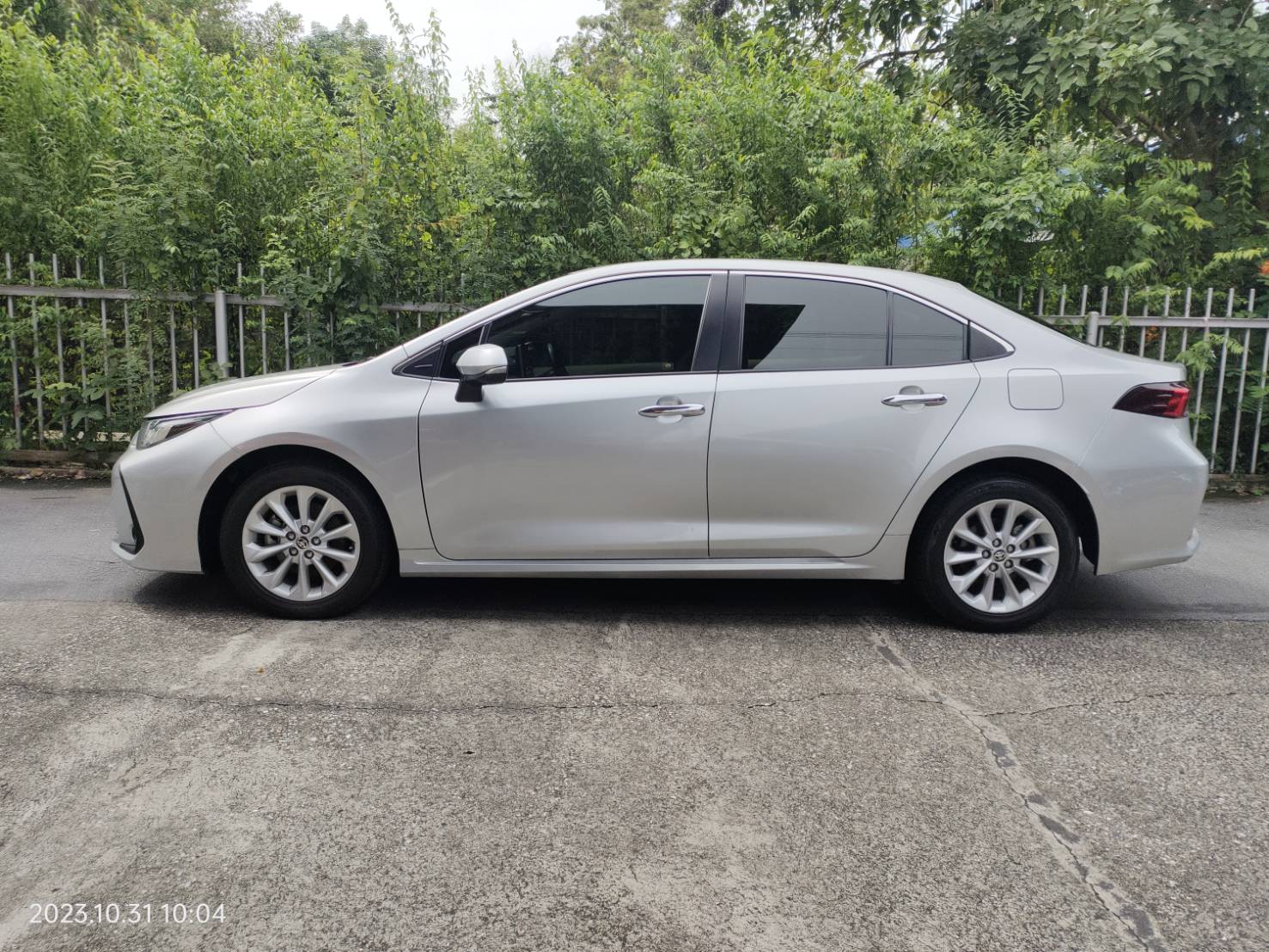 TOYOTA ALTIS 1.6G auto ปี2019 รถมือเดียว ฟรีดาวน์ (รูปที่ 5)