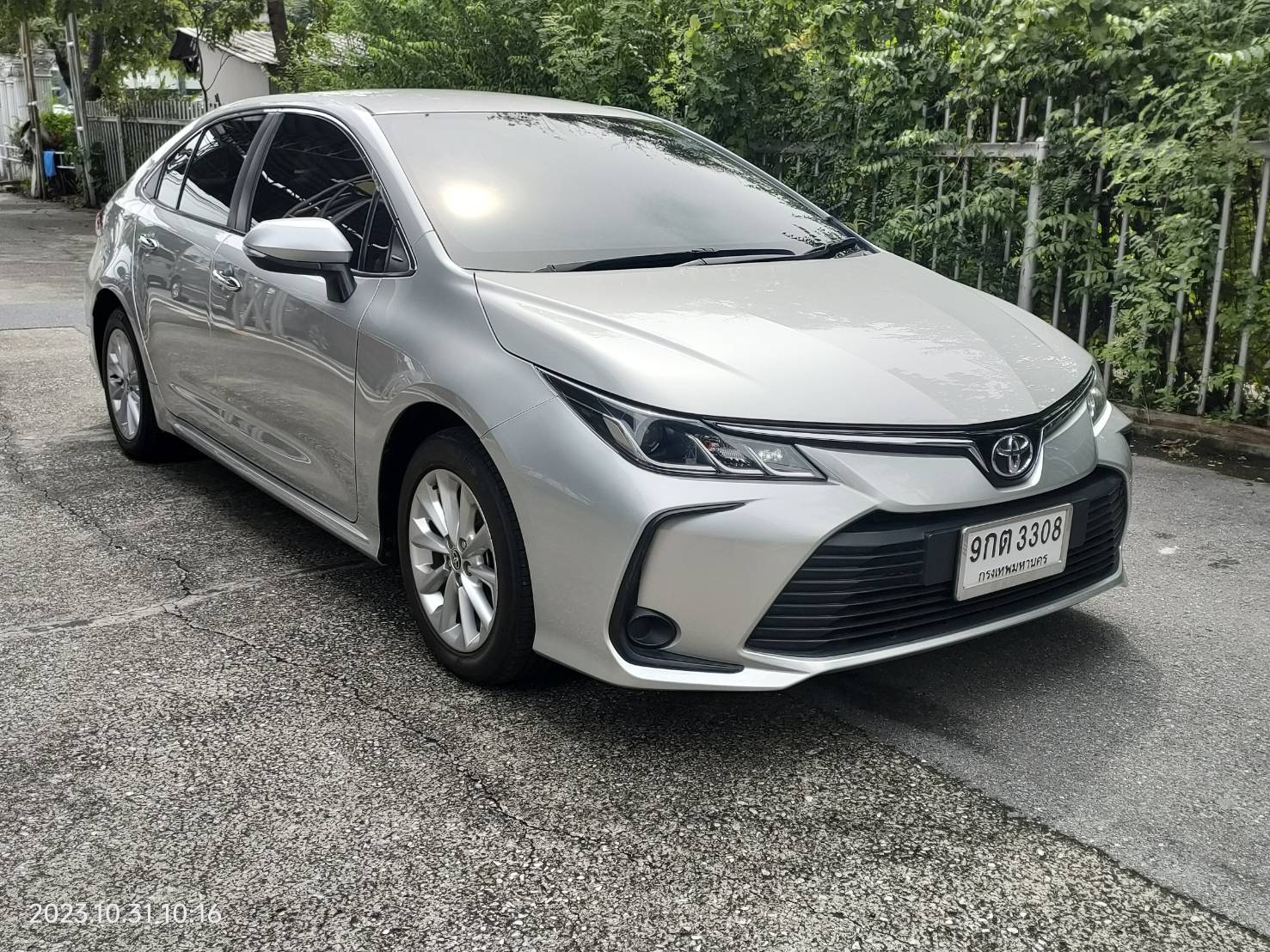 TOYOTA ALTIS 1.6G auto ปี2019 รถมือเดียว ฟรีดาวน์ (รูปที่ 2)
