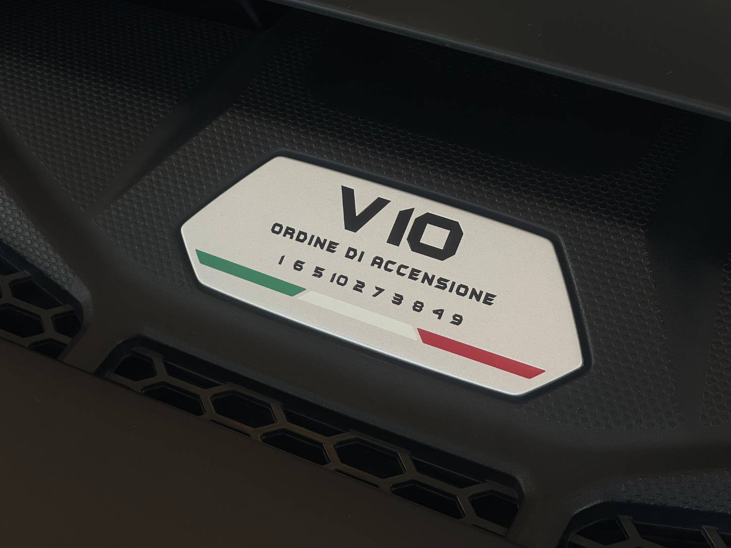 2021 Lamborghini Huracan EVO RWD สีน้ำเงิน (รูปที่ 8)