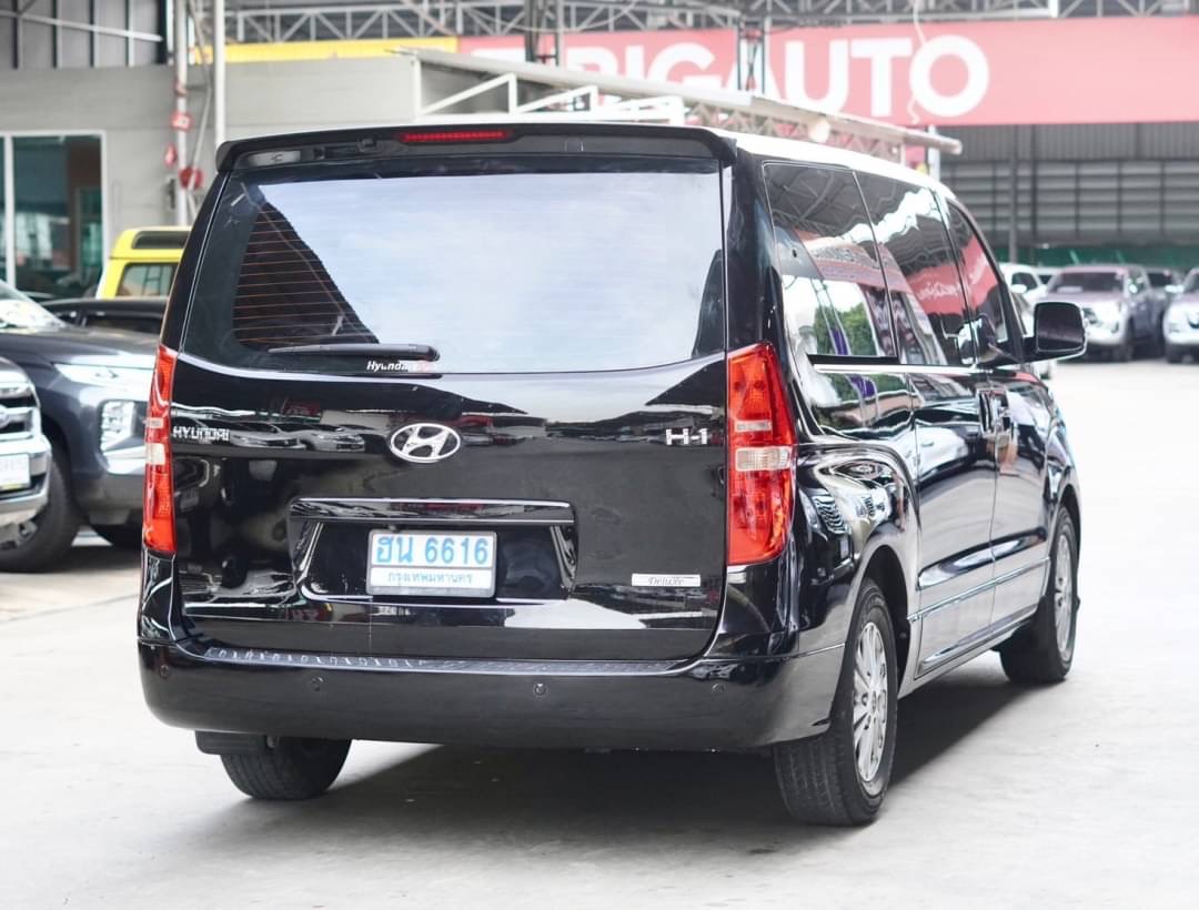 2011 Hyundai H-1 สีดำ (รูปที่ 10)