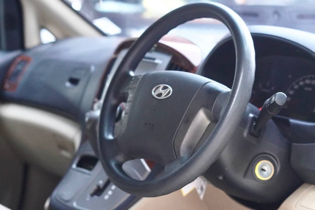 2011 Hyundai H-1 สีดำ (รูปที่ 5)