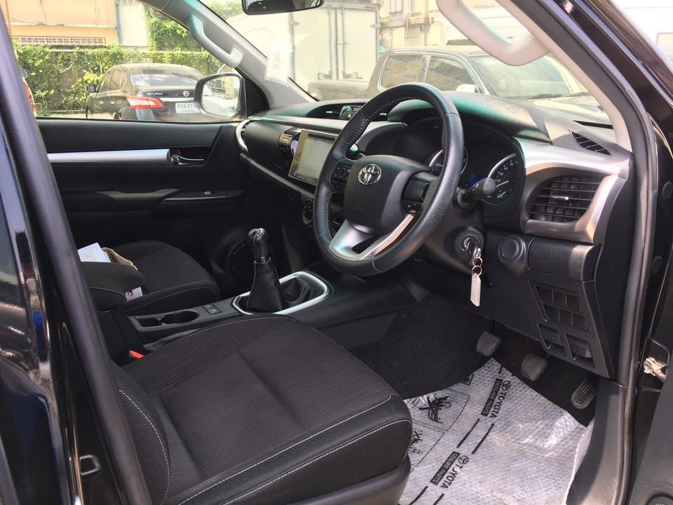 Toyota Hilux Revo Prerunner ปี 2017 สีดำ (รูปที่ 8)