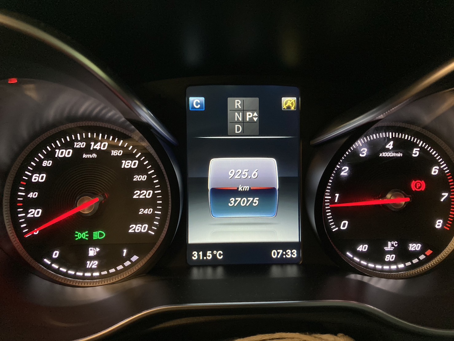 2016 Mercedes-Benz C-Class C 250 Coupe AMG สีขาว (รูปที่ 5)