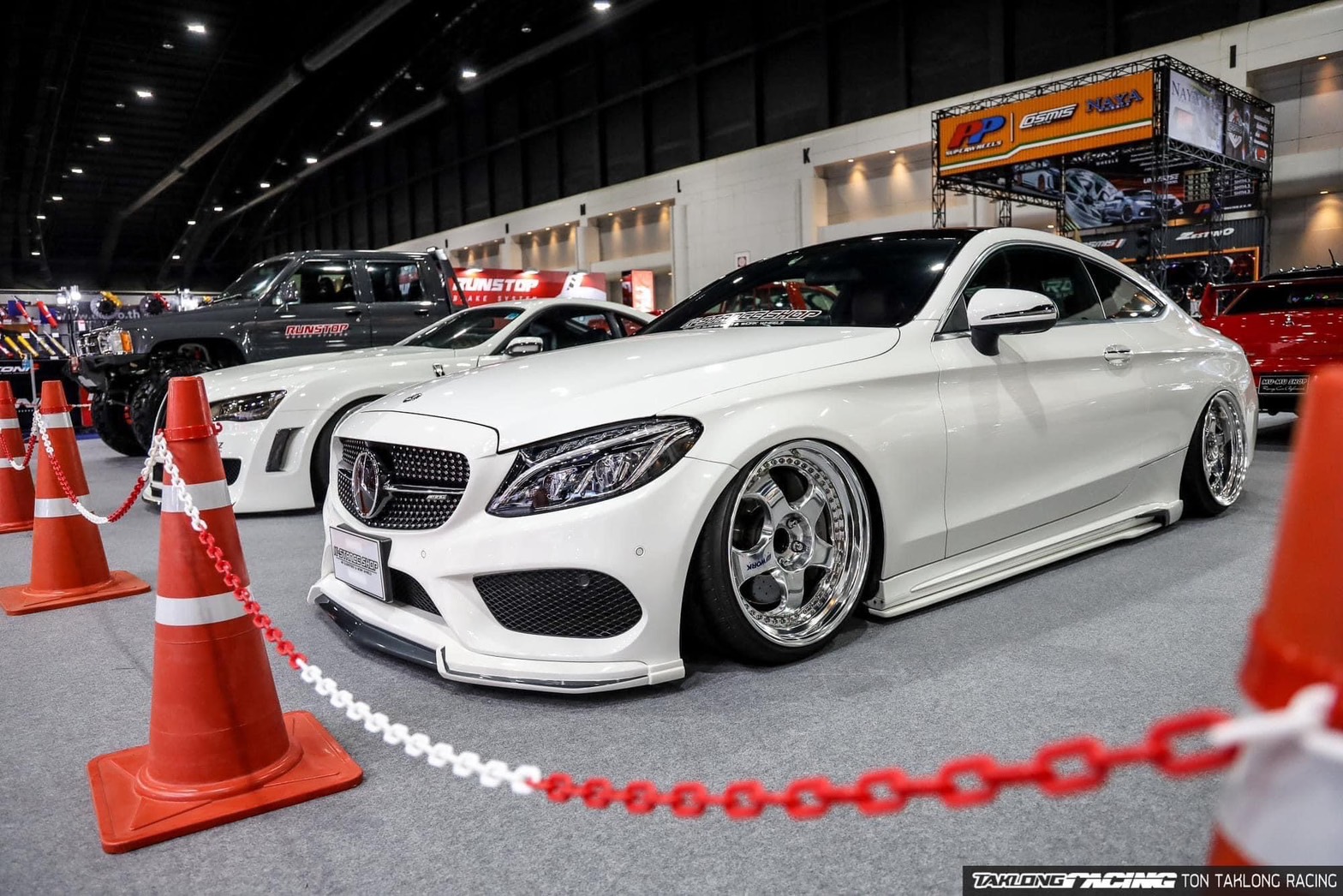 2016 Mercedes-Benz C-Class C 250 Coupe AMG สีขาว (รูปที่ 6)
