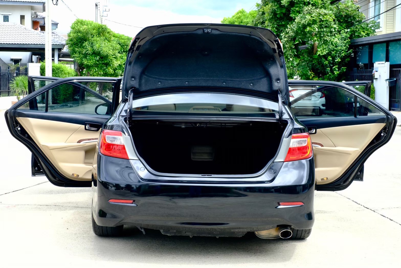 Toyota Camry 2.0 G เครื่องยนต์: เบนซิน เกียร์: ออโต้ ปี: 2014 สี: ดำ (รูปที่ 13)
