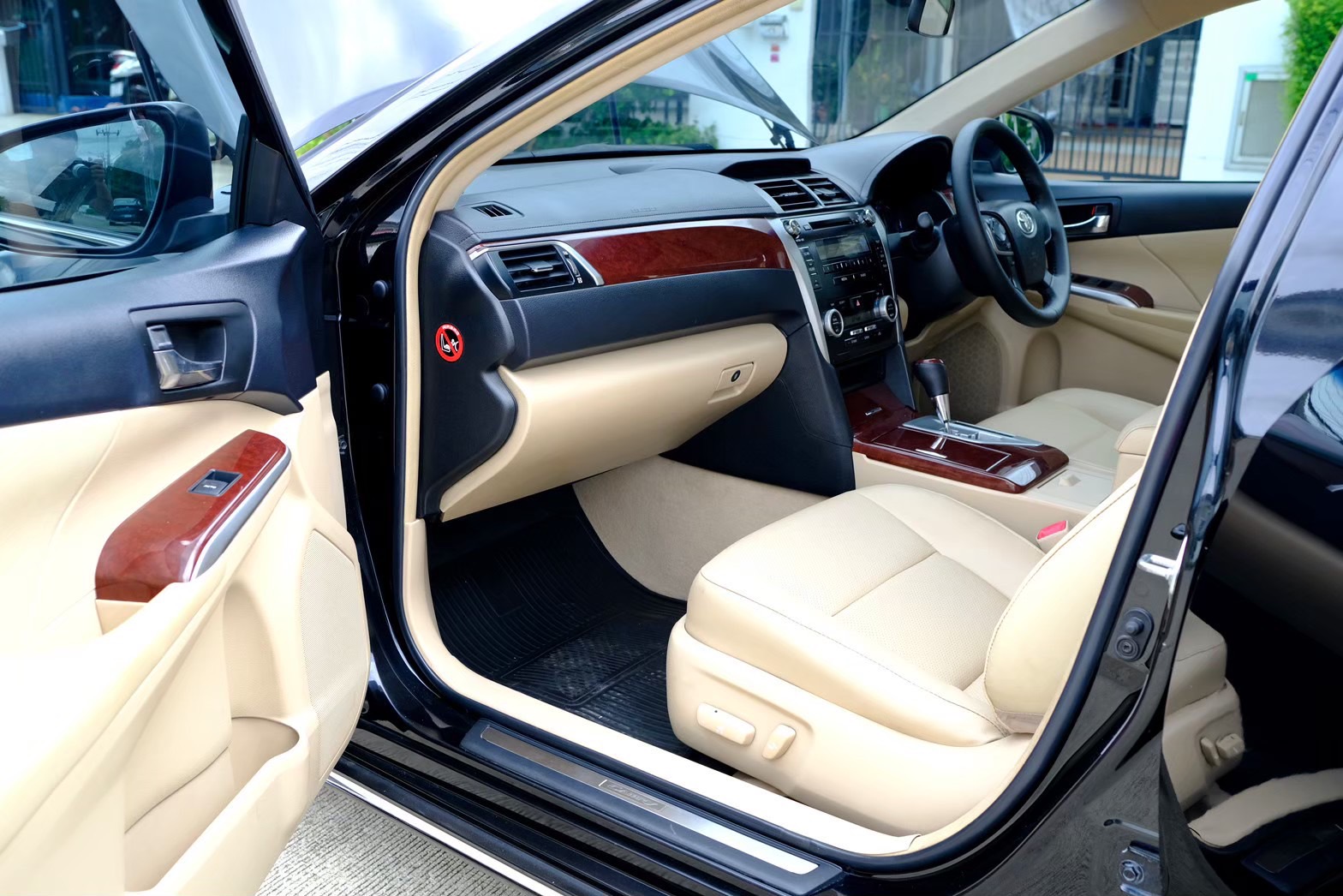 Toyota Camry 2.0 G เครื่องยนต์: เบนซิน เกียร์: ออโต้ ปี: 2014 สี: ดำ (รูปที่ 9)