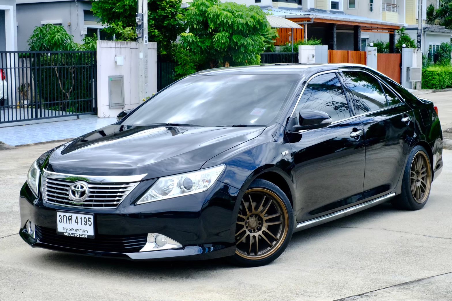 Toyota Camry 2.0 G เครื่องยนต์: เบนซิน เกียร์: ออโต้ ปี: 2014 สี: ดำ