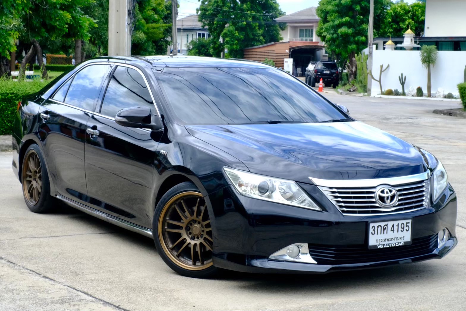 Toyota Camry 2.0 G เครื่องยนต์: เบนซิน เกียร์: ออโต้ ปี: 2014 สี: ดำ