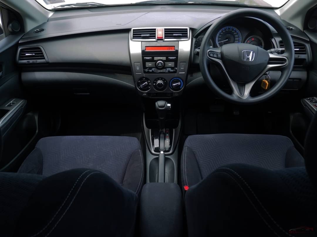 2012 Honda City สีเงิน (รูปที่ 4)