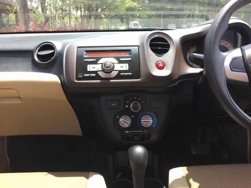 Honda Brio ปี 2012 สีเขียว (รูปที่ 9)
