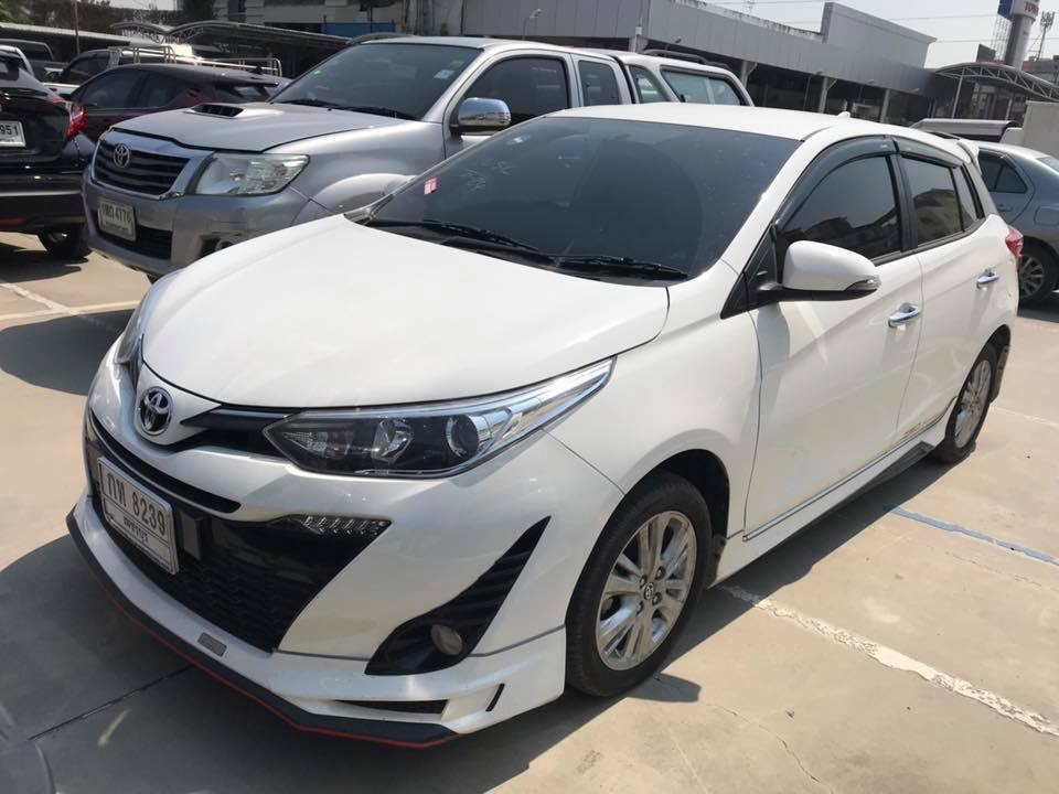 Toyota Yaris ปี 2017 สีขาว (รูปที่ 3)