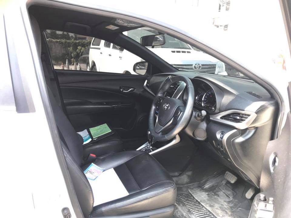Toyota Yaris ปี 2017 สีขาว (รูปที่ 9)