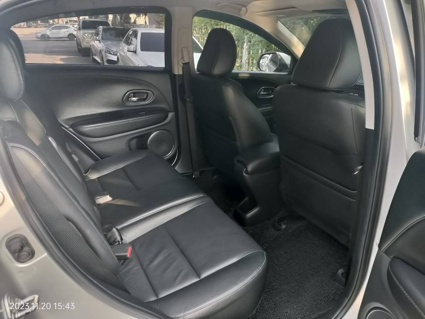 ฟรีดาวน์ HRV 1.8 EL SUNROOF TOP สวยตรงปก ผ่อน 7xxx /84 งวด ออดกรถ 0 บาท (รูปที่ 8)