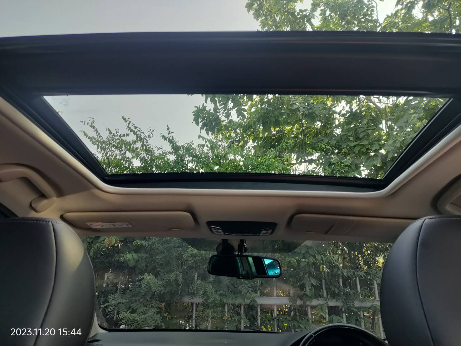 ฟรีดาวน์ HRV 1.8 EL SUNROOF TOP สวยตรงปก ผ่อน 7xxx /84 งวด ออดกรถ 0 บาท