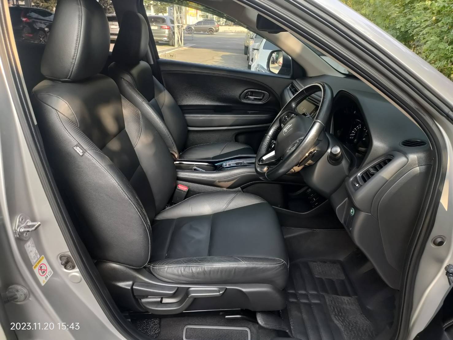 ฟรีดาวน์ HRV 1.8 EL SUNROOF TOP สวยตรงปก ผ่อน 7xxx /84 งวด ออดกรถ 0 บาท (รูปที่ 19)