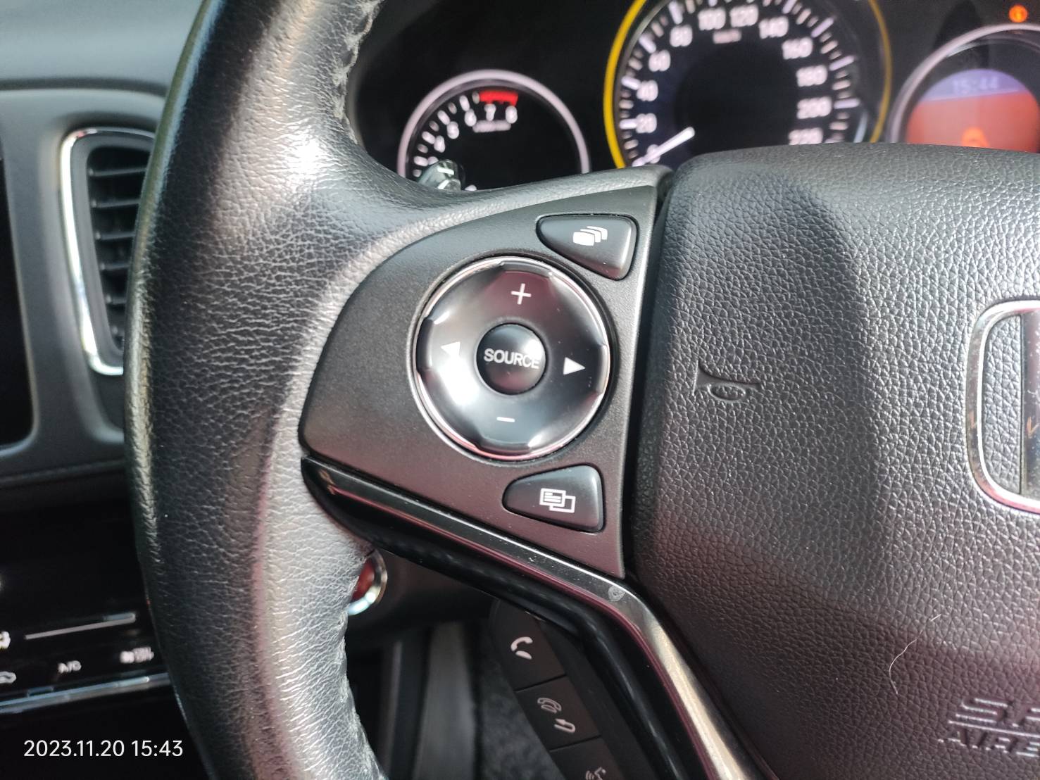 ฟรีดาวน์ HRV 1.8 EL SUNROOF TOP สวยตรงปก ผ่อน 7xxx /84 งวด ออดกรถ 0 บาท (รูปที่ 20)