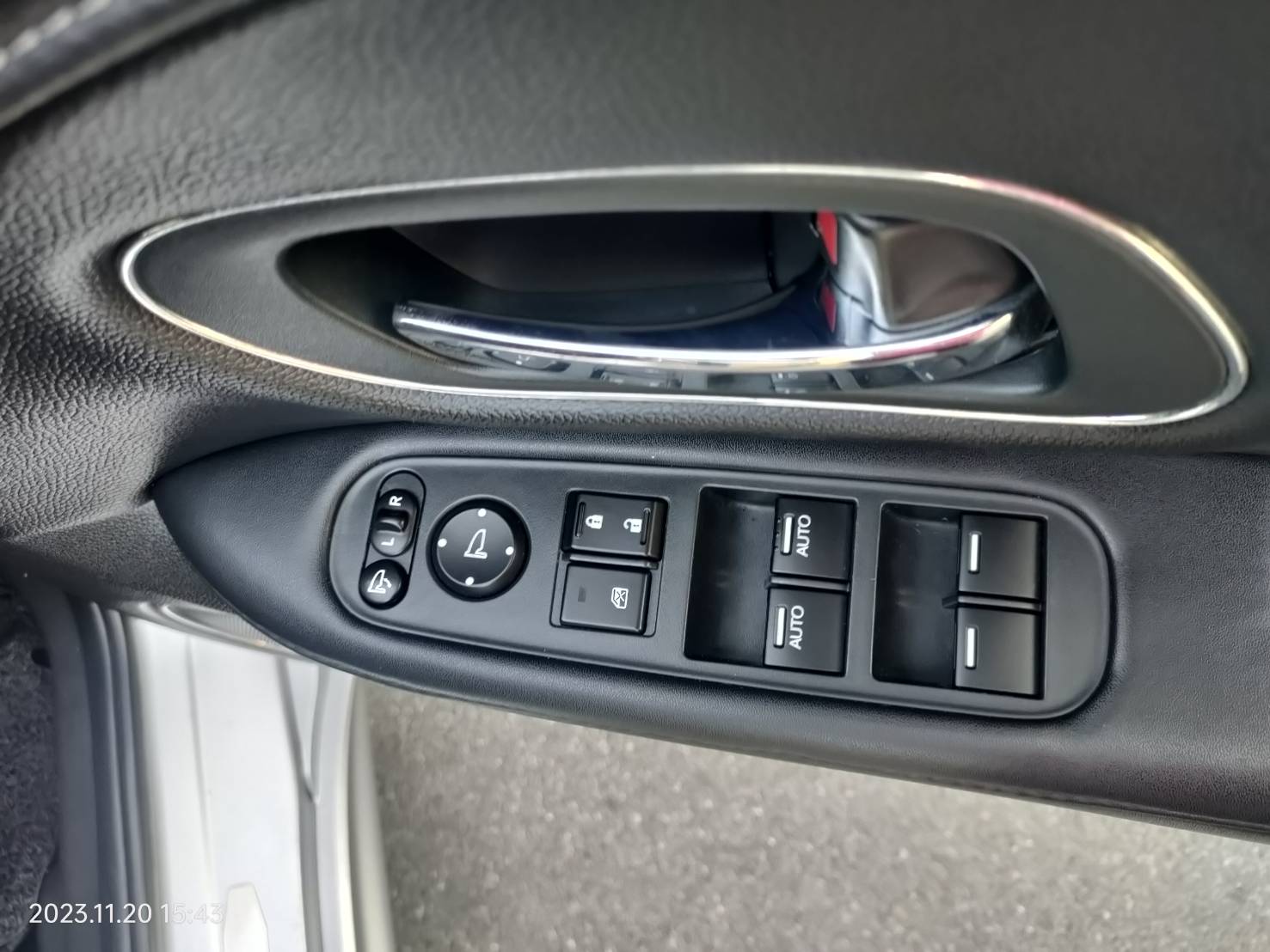 ฟรีดาวน์ HRV 1.8 EL SUNROOF TOP สวยตรงปก ผ่อน 7xxx /84 งวด ออดกรถ 0 บาท (รูปที่ 18)