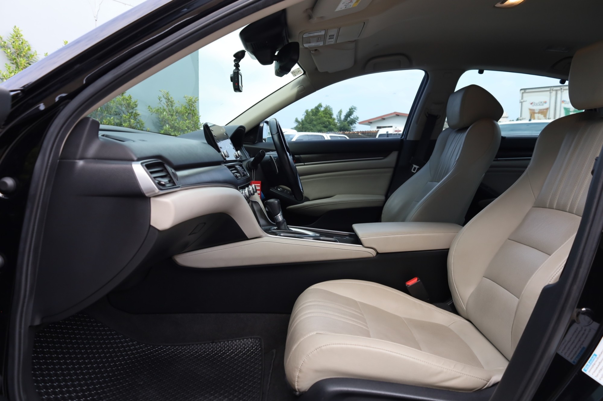 "HONDA ACCORD 2.0Hybrid ปี2019 สีดำ รุ่นใหม่ ไมเนอร์เชนจ์ G10 รถมือเดียว (รูปที่ 13)