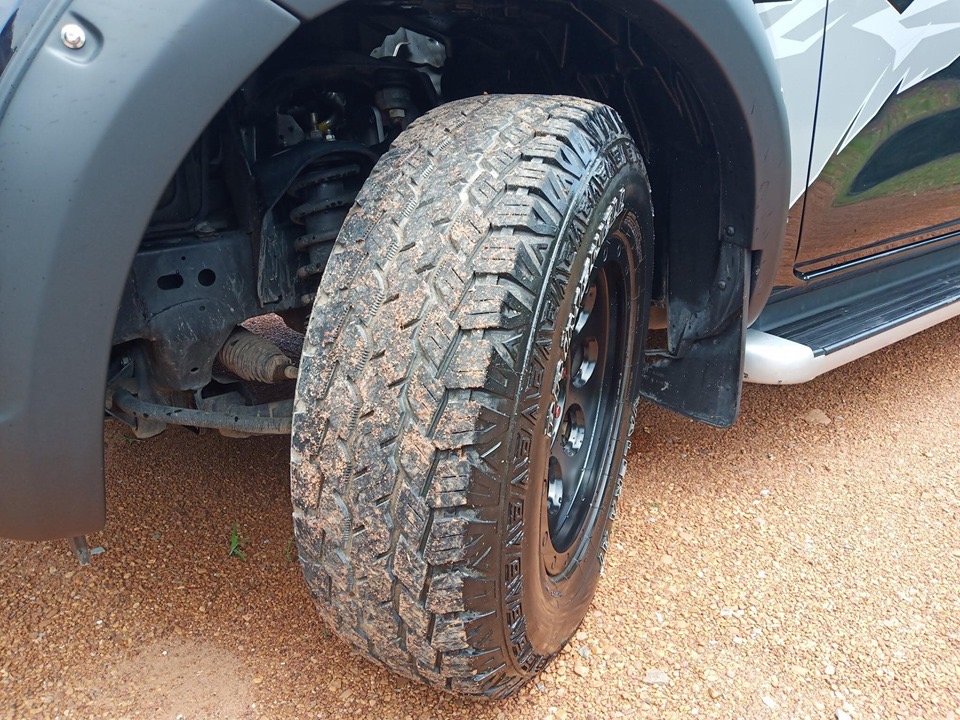 Nissan Navara King Cab ปี 2018 สีดำ (รูปที่ 13)