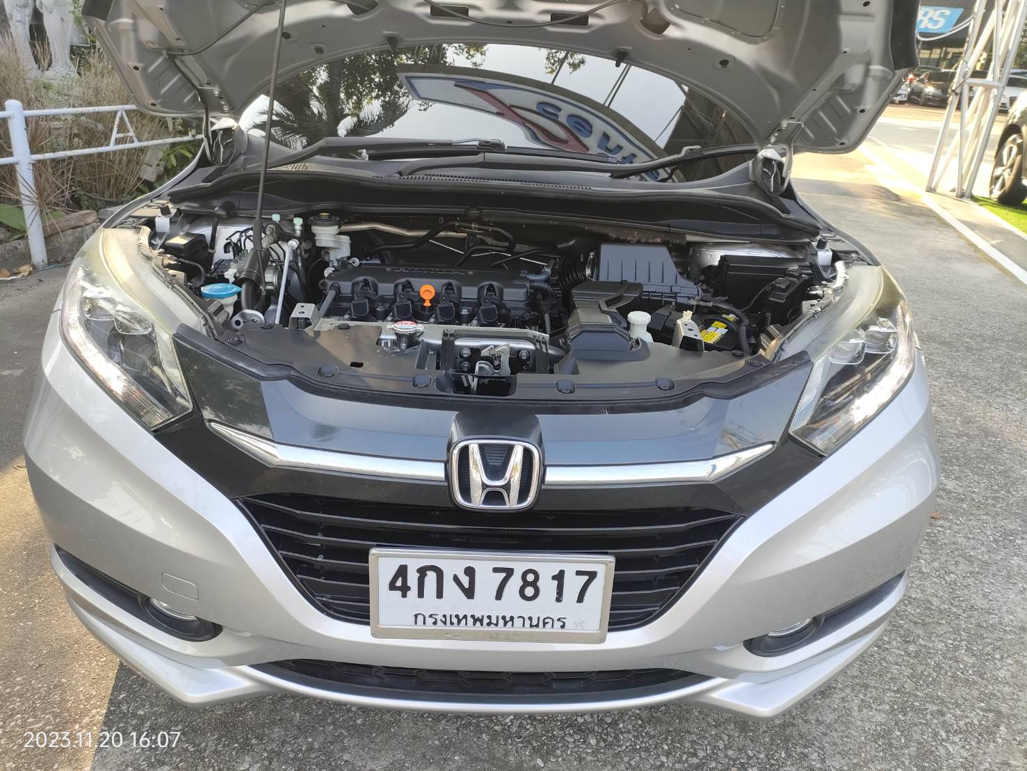 ฟรีดาวน์ 2015 HONDA HRV 1.8 EL SUNROOF TOP สวยตรงปก" (รูปที่ 13)