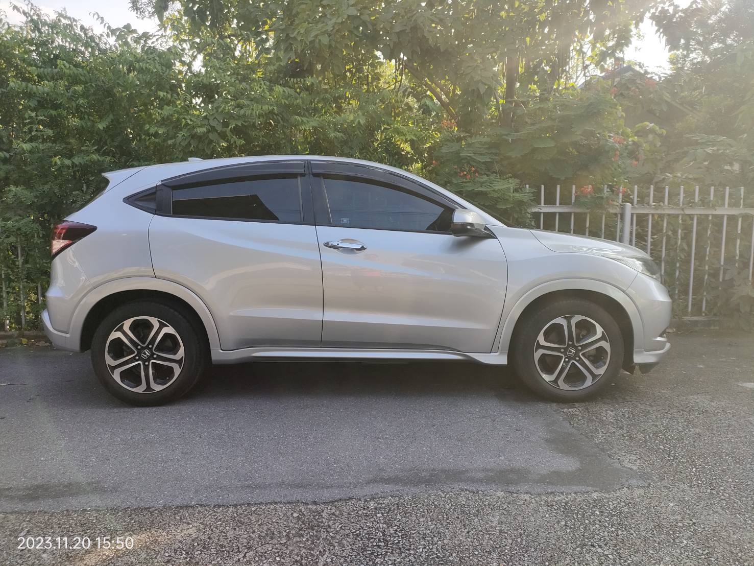 ฟรีดาวน์ 2015 HONDA HRV 1.8 EL SUNROOF TOP สวยตรงปก"