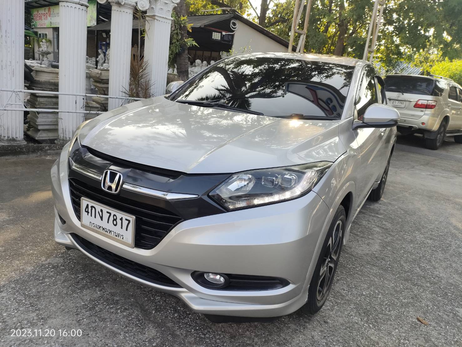 ฟรีดาวน์ 2015 HONDA HRV 1.8 EL SUNROOF TOP สวยตรงปก" (รูปที่ 3)