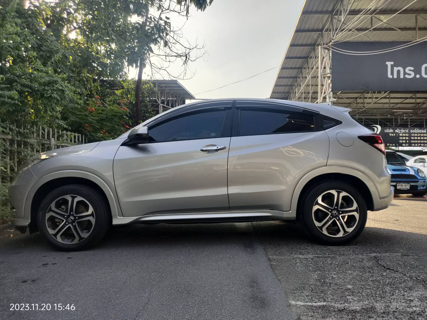 ฟรีดาวน์ 2015 HONDA HRV 1.8 EL SUNROOF TOP สวยตรงปก"