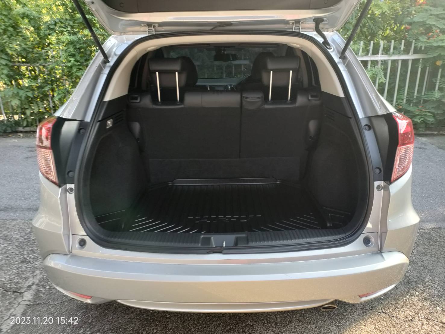 ฟรีดาวน์ 2015 HONDA HRV 1.8 EL SUNROOF TOP สวยตรงปก" (รูปที่ 11)