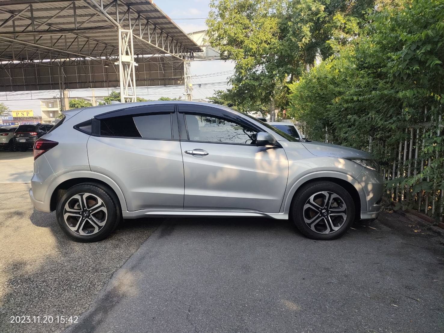 ฟรีดาวน์ 2015 HONDA HRV 1.8 EL SUNROOF TOP สวยตรงปก" (รูปที่ 7)