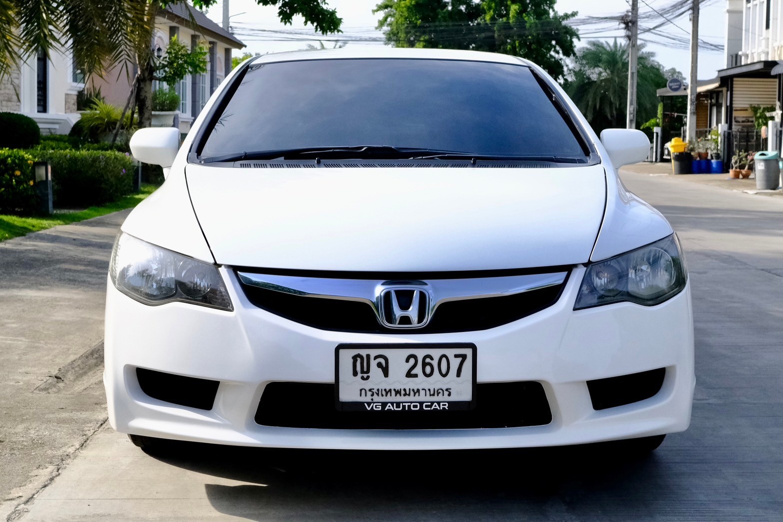 Honda Civic 1.8s (as) เครื่องยนต์: เบนซิน เกียร์:AT ปี:2011 สี: ขาว ไมล์ : 97,xxx กม. ฟรีดาวน์