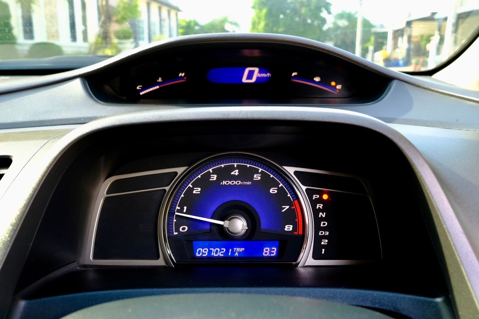 Honda Civic 1.8s (as) เครื่องยนต์: เบนซิน เกียร์:AT ปี:2011 สี: ขาว ไมล์ : 97,xxx กม. ฟรีดาวน์ (รูปที่ 5)