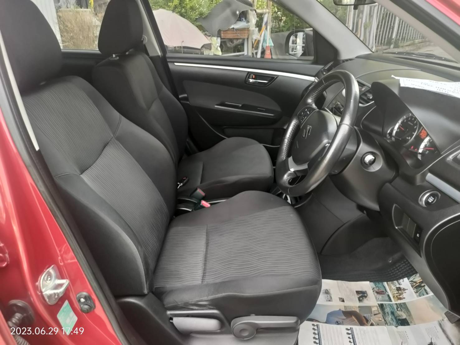 Suzuki Swift 1.2 GLX 2012 รถเก๋ง 5 ประตู เลขไมล์ 160,000 พร้อมโอน (รูปที่ 3)