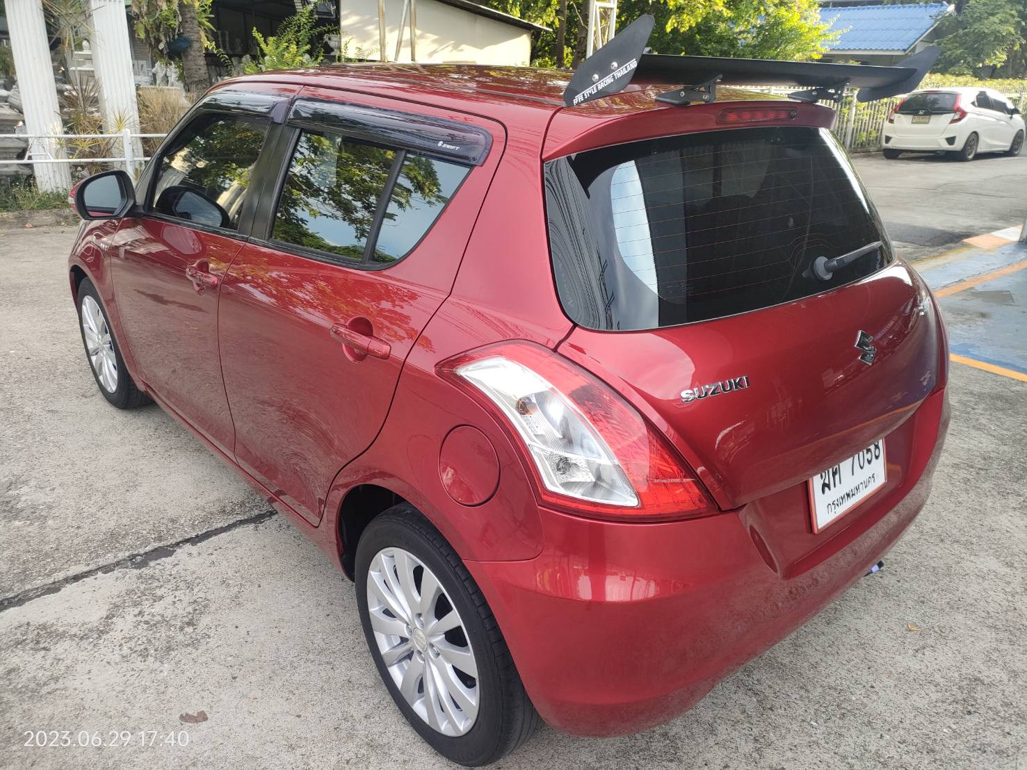 Suzuki Swift 1.2 GLX 2012 รถเก๋ง 5 ประตู เลขไมล์ 160,000 พร้อมโอน