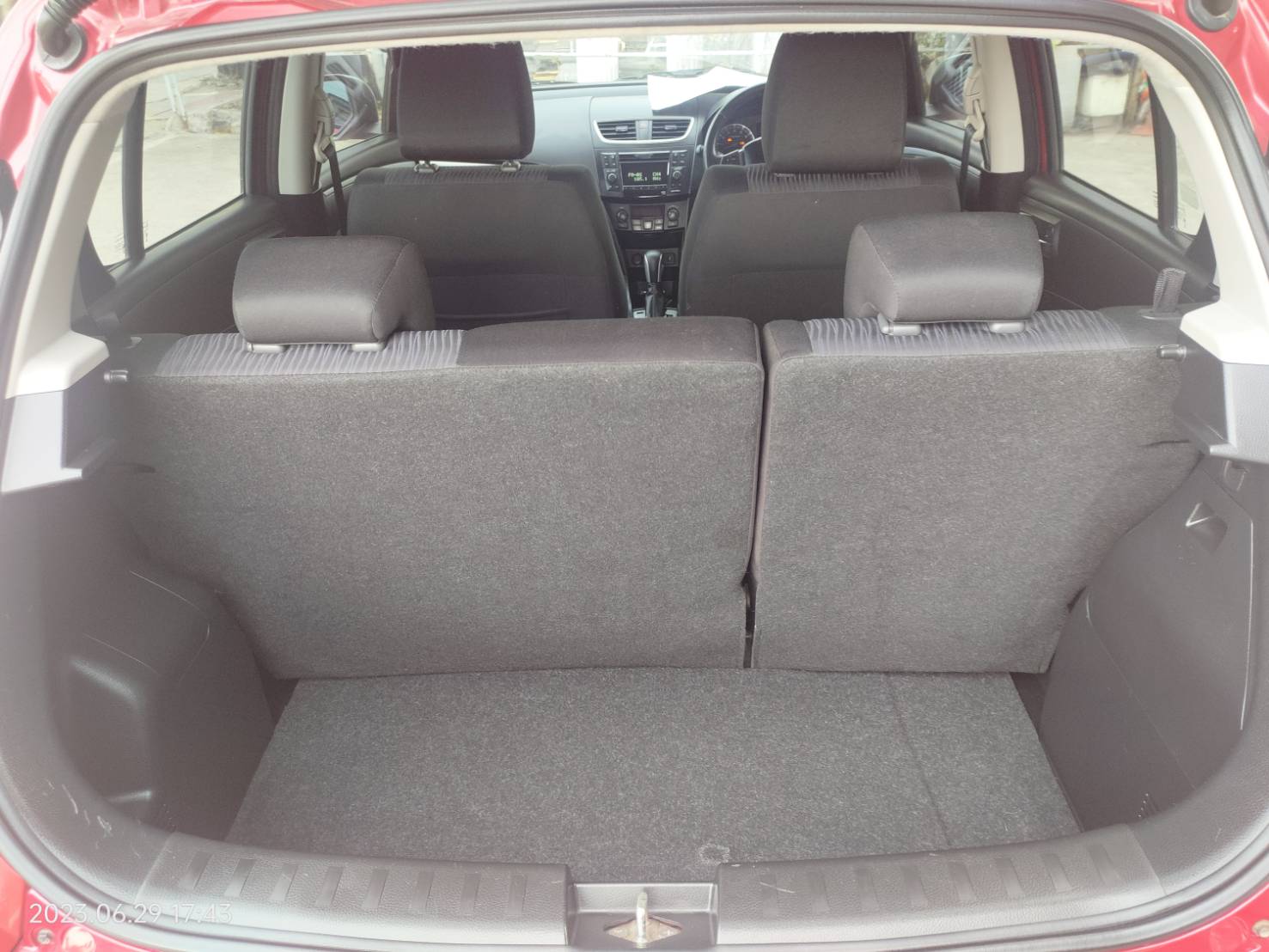 Suzuki Swift 1.2 GLX 2012 รถเก๋ง 5 ประตู เลขไมล์ 160,000 พร้อมโอน (รูปที่ 11)