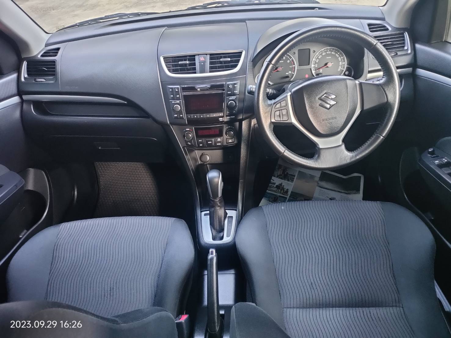 Suzuki Swift 1.2 GLX 2012 รถเก๋ง 5 ประตู เลขไมล์ 160,000 พร้อมโอน (รูปที่ 28)