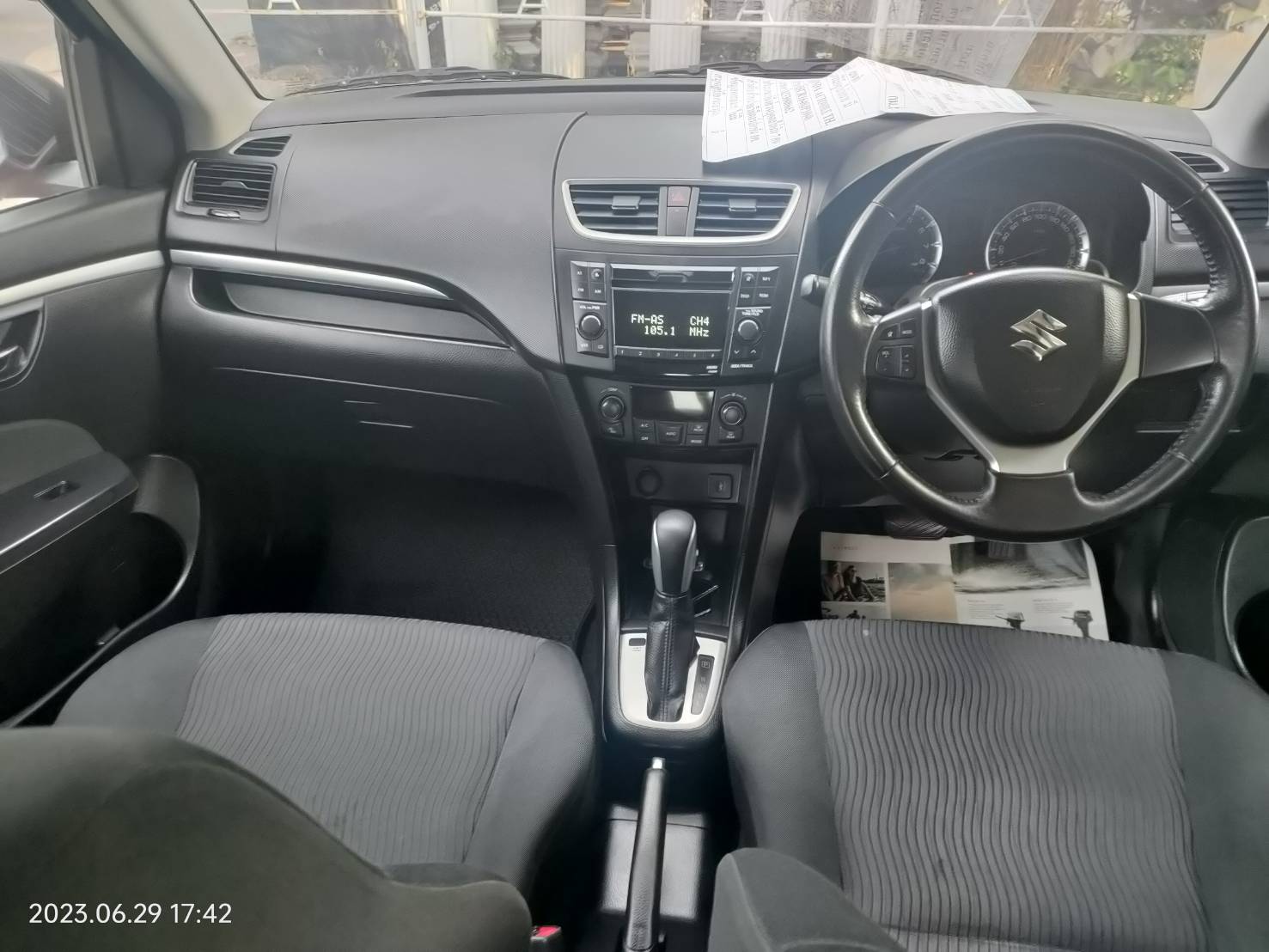 Suzuki Swift 1.2 GLX 2012 รถเก๋ง 5 ประตู เลขไมล์ 160,000 พร้อมโอน (รูปที่ 12)