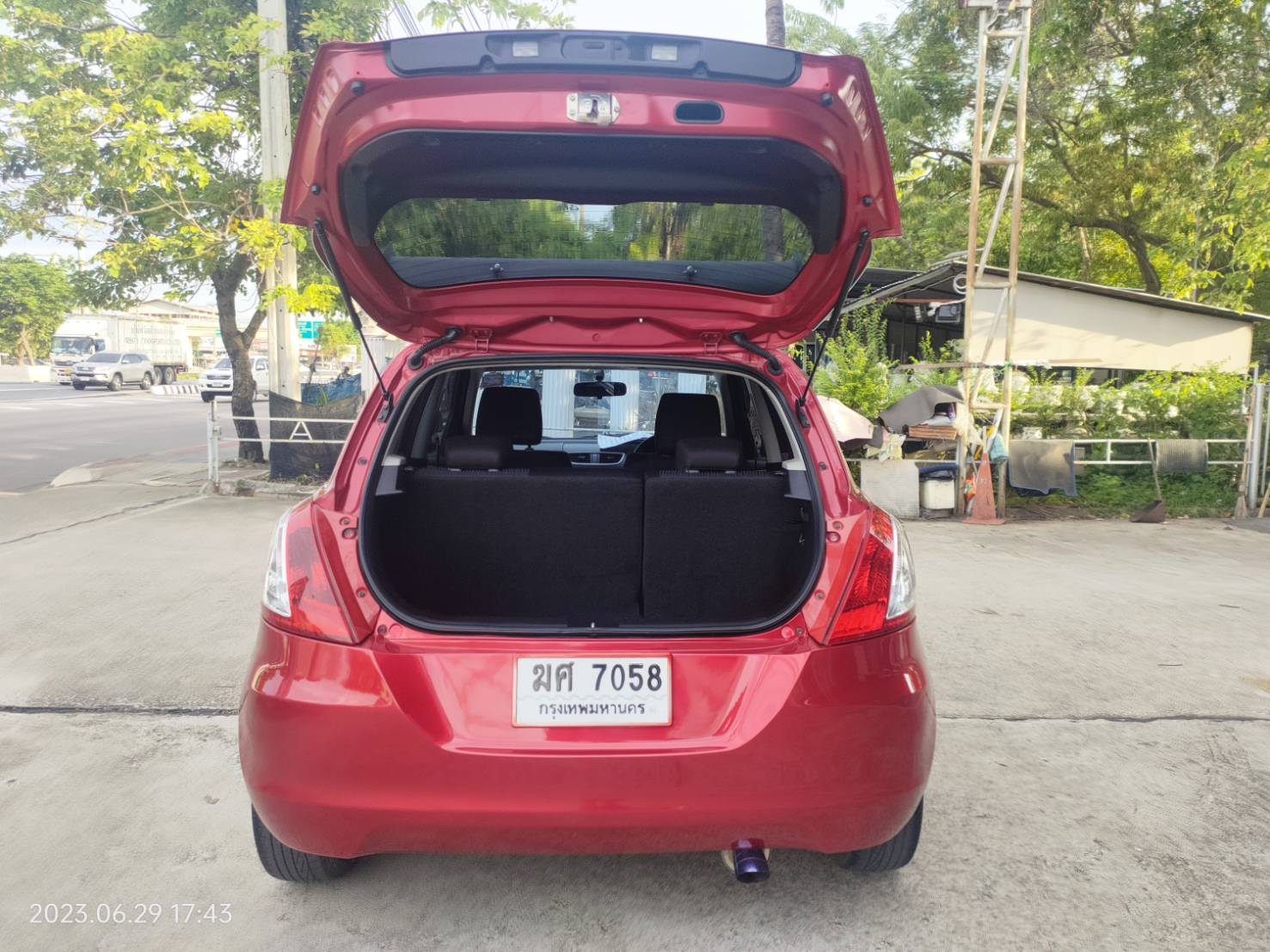 Suzuki Swift 1.2 GLX 2012 รถเก๋ง 5 ประตู เลขไมล์ 160,000 พร้อมโอน (รูปที่ 18)