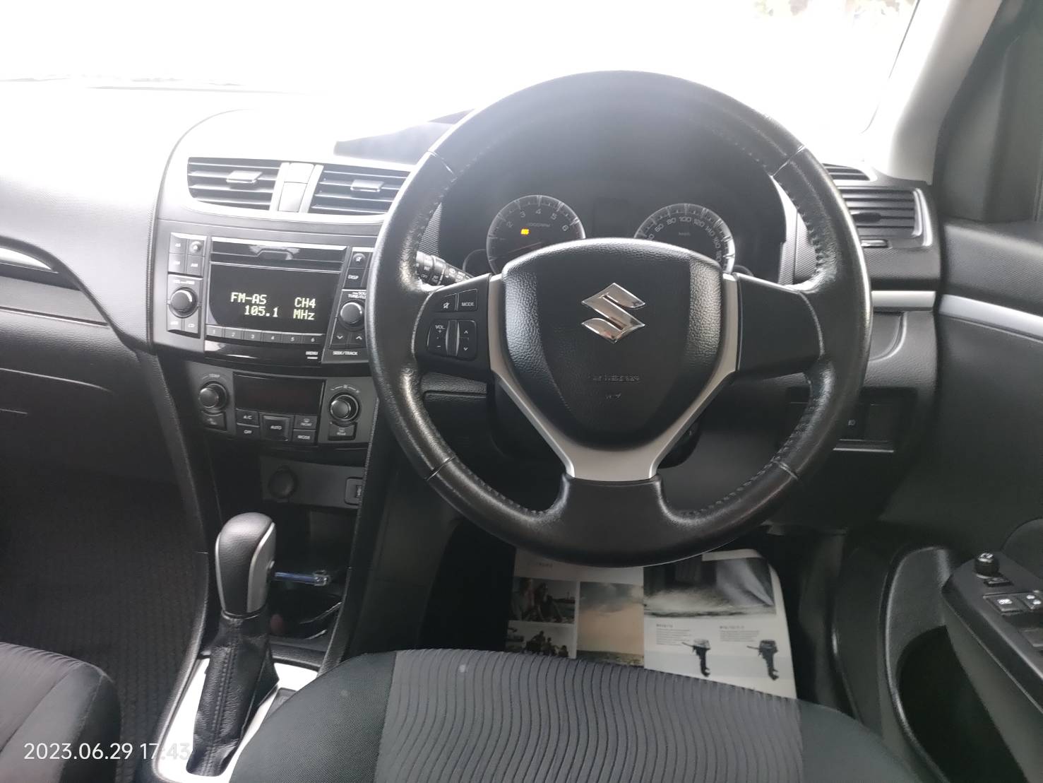 Suzuki Swift 1.2 GLX 2012 รถเก๋ง 5 ประตู เลขไมล์ 160,000 พร้อมโอน (รูปที่ 15)