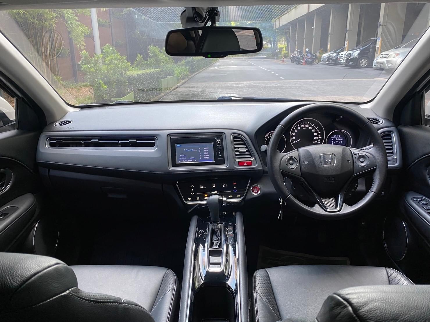 2016 Honda HR-V สีขาว (รูปที่ 9)
